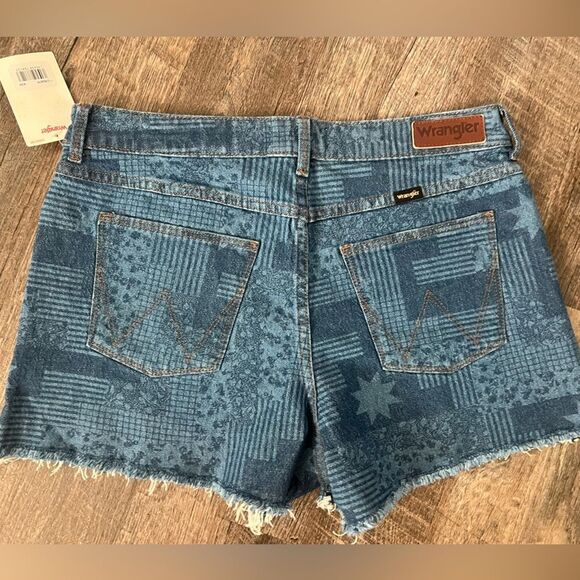 Wrangler Mid-Rise Vintage Short- Size 8 - Picture 2 of 10